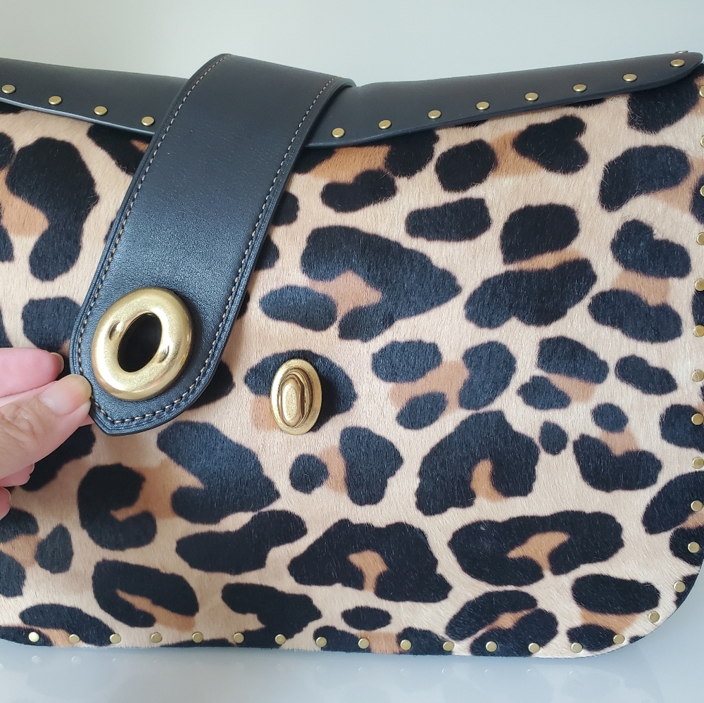 Coach Page 27 with Leopard print - Picture 13 of 17